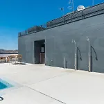 Urban Sky Apartment With Parking & Gym By Rems