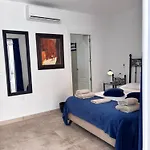 Shanti\'S Andalusian Rooms