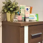 Modern Room Near Airport & Center