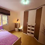 Modern Room Near Airport & Center