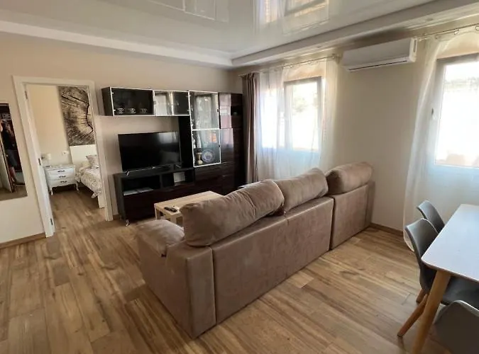 Genuar Apartments Malaga Center. Free Parking