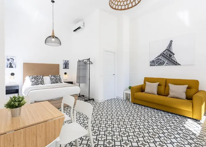 Holidays2Malaga Picasuss Loft New Built Close Huelin Beach And Promenade