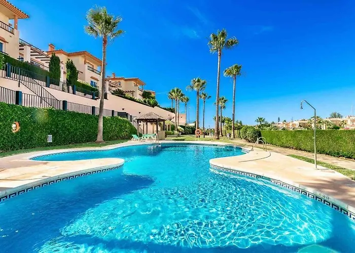 4 Bed Detached Villa Close To Golf & Beach With Shared Pool.
