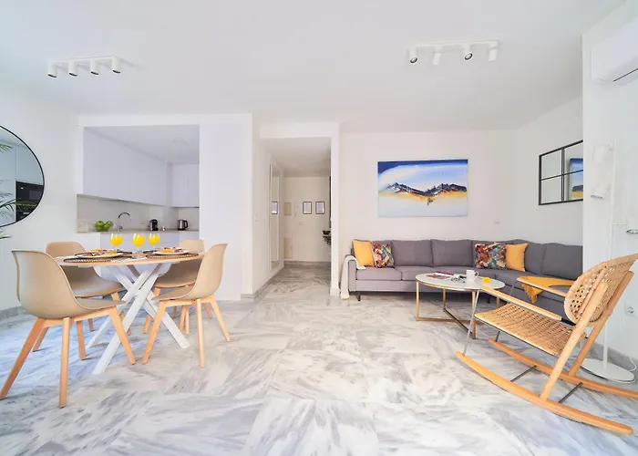 Modern City Centre Apartment W/ Terrace & Fast Wifi