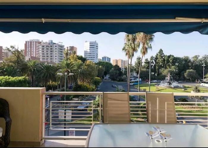 PLAYA MALAGUETA 200m JUNTO CENTRO HISTORICO Perfecta Ubicacion Apartamento Familiar