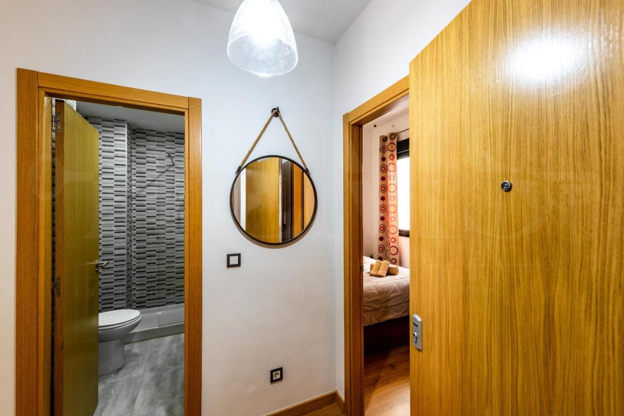 Cozy Flat With Common Pool & Parking - Center By Rems