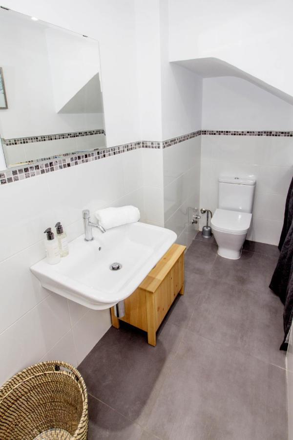 Kuros House * Malaga