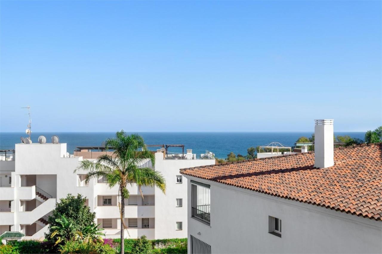 Appartement Scandinavian Style With Amazing Sea Views And South West Facing Sunny Terrace In Miraflores Walking Distance To The Beach! *
