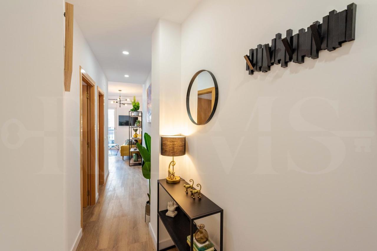 Penthouse With Private Jacuzzi & Rooftop - Center Lägenhet
