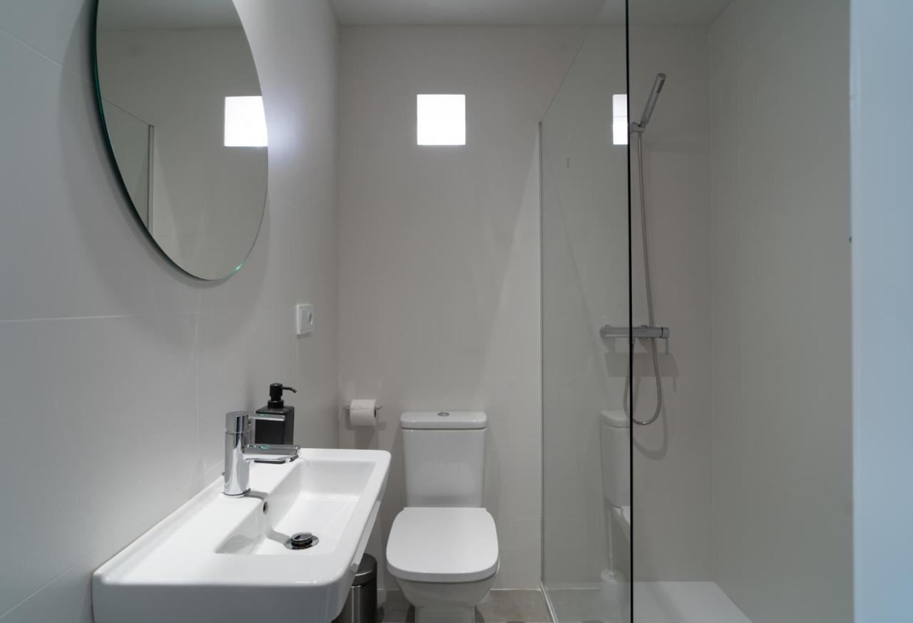 Apartment Aac - Con Terraza, Muy Amplio, Totalmente Equipado, Cerca Del Centro Y Nuevo! *
