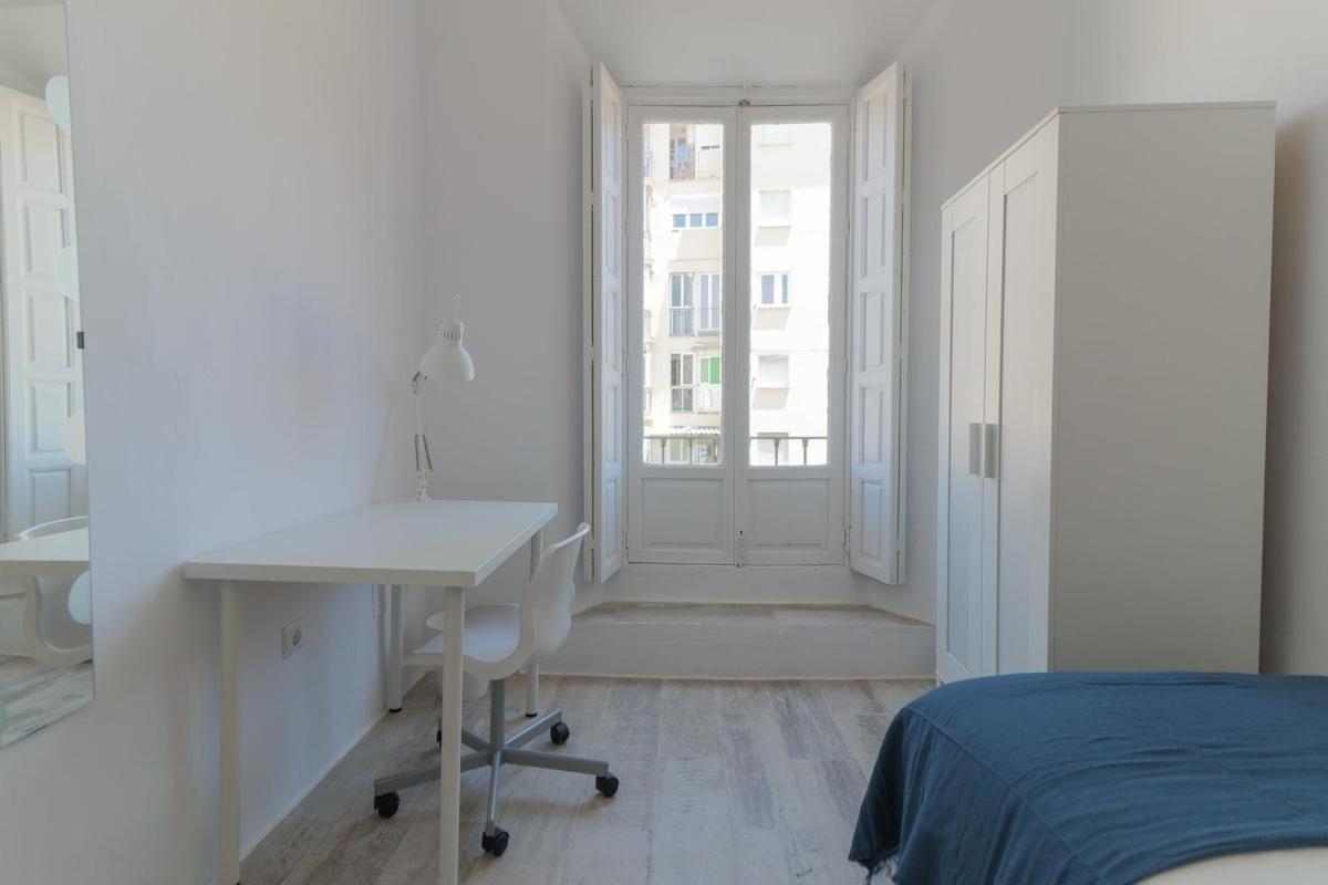 C11 - Cosy 7 Bedrooms In Plaza Merced