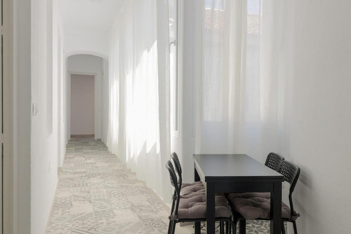 C11 - Cosy 7 Bedrooms In Plaza Merced * Málaga