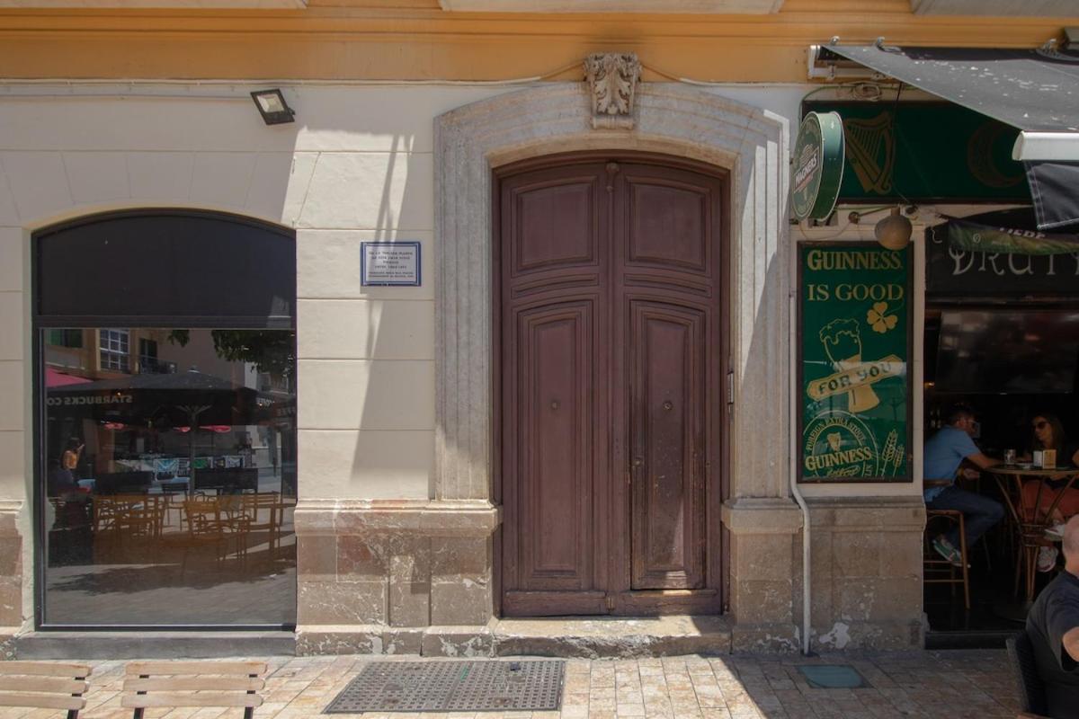 C11 - Cosy 7 Bedrooms In Plaza Merced Appartamento
