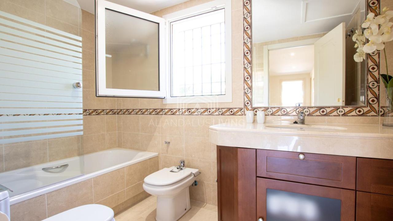 Pousada Spacious Perfectly Maintained House With Private Garden And Communal Pool In Riviera Del Sol *