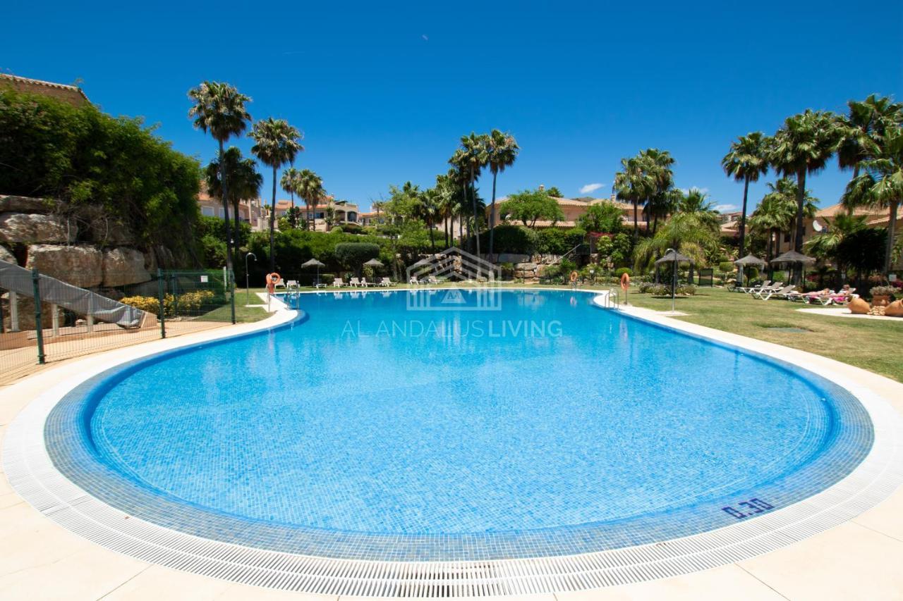 Spacious Perfectly Maintained House With Private Garden And Communal Pool In Riviera Del Sol Pousada *