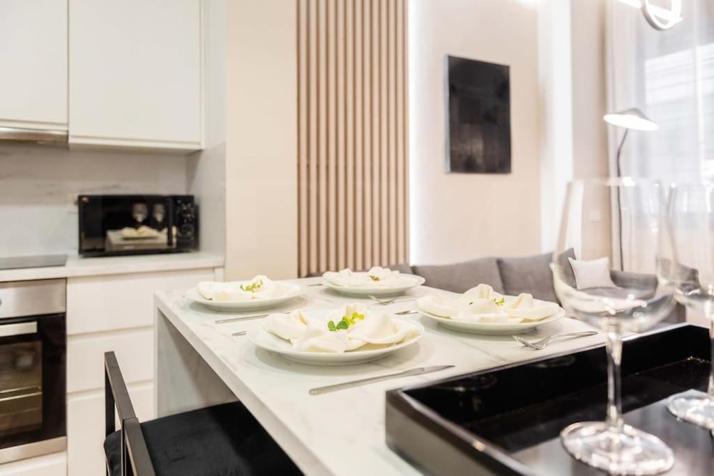 Contemporary Minimalist By Rems * Málaga