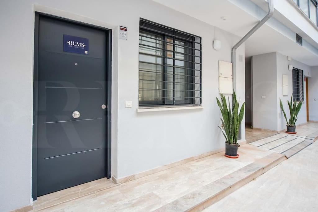 Contemporary Minimalist By Rems Apartamento