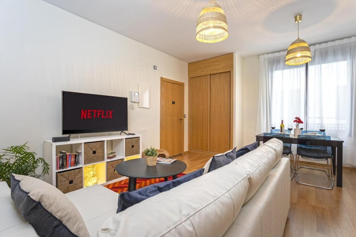 -malagasunapts- Privateterrace Freeparking Pool *
