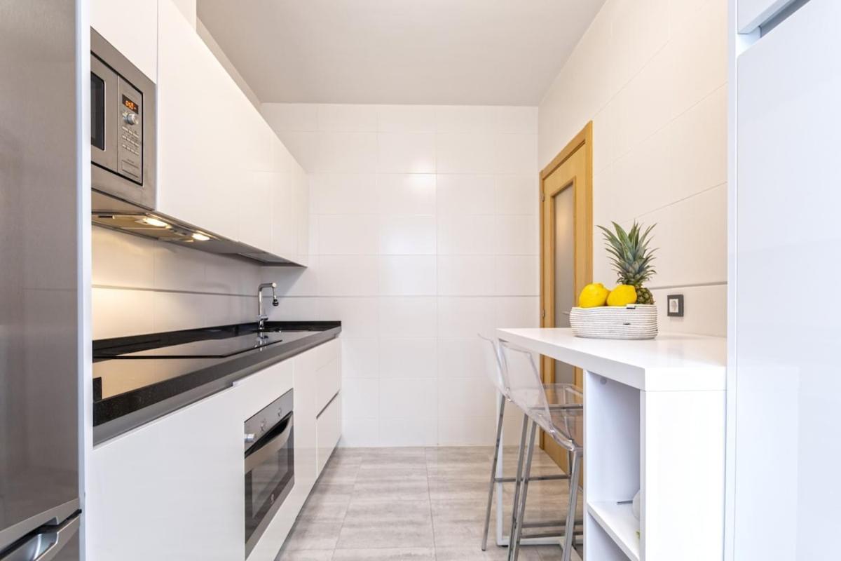 -malagasunapts- Privateterrace Freeparking Pool Apartamento