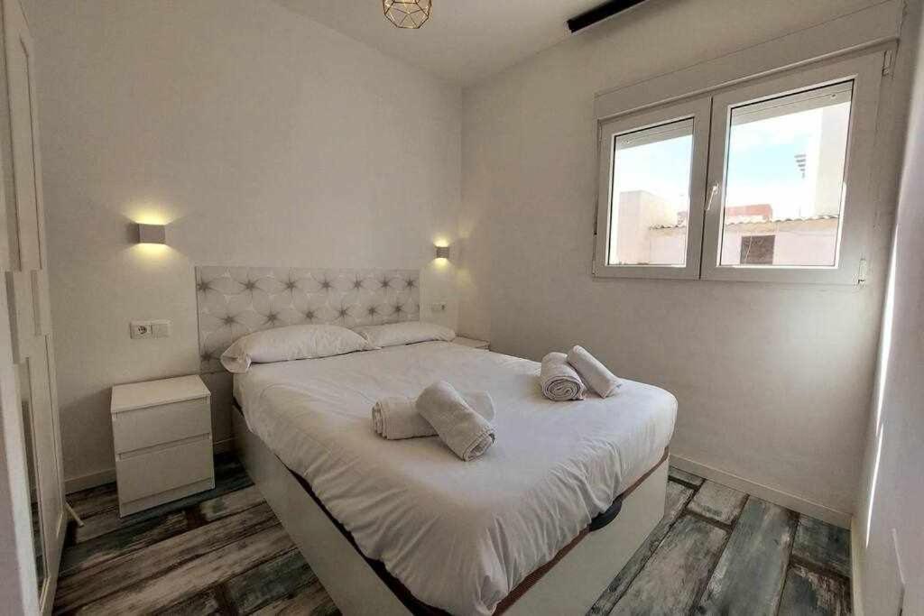 Bonito Apartamento En 2º Linea De Playa & Parking * Malaga