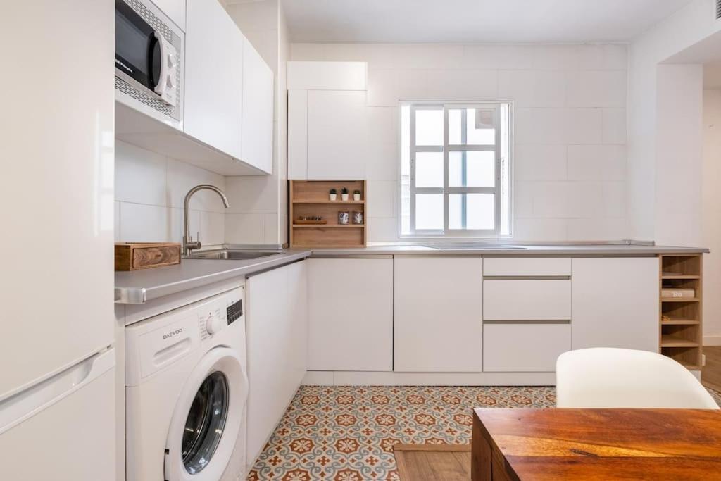 Historical Center Parking And Smart Tv Malaga