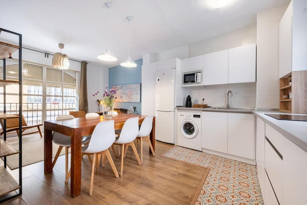 Historical Center Parking And Smart Tv * Malaga