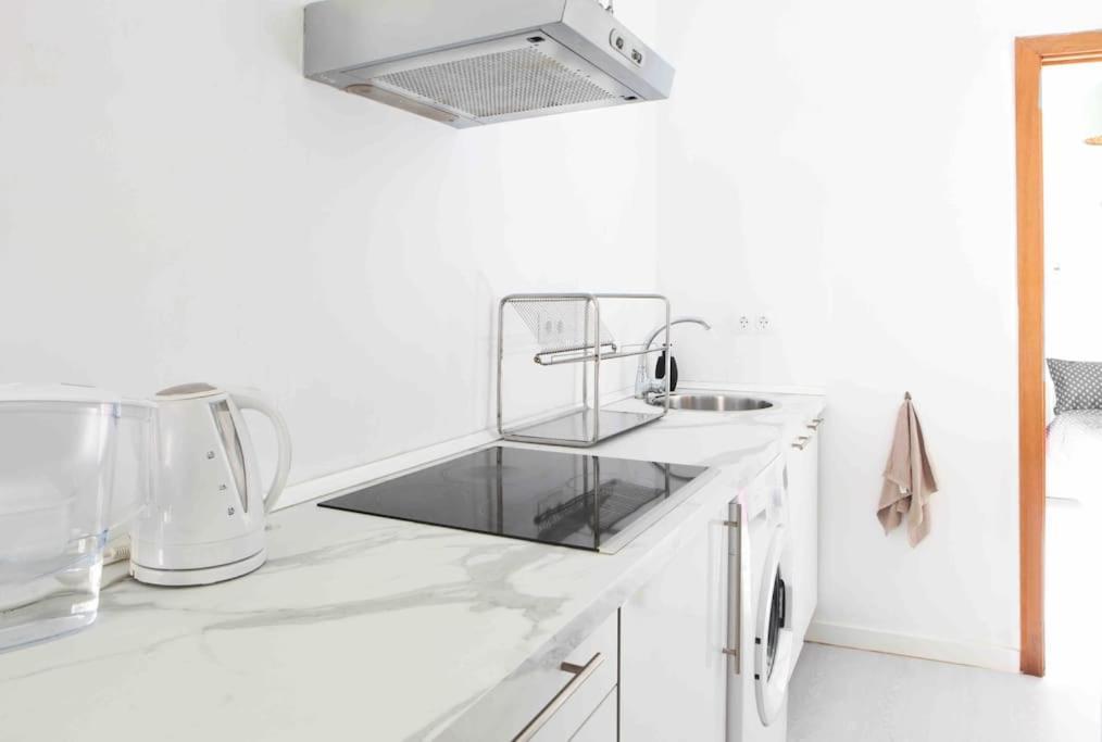 Stylish 2 Bedroom Next To Lamerced Plaza Appartement *