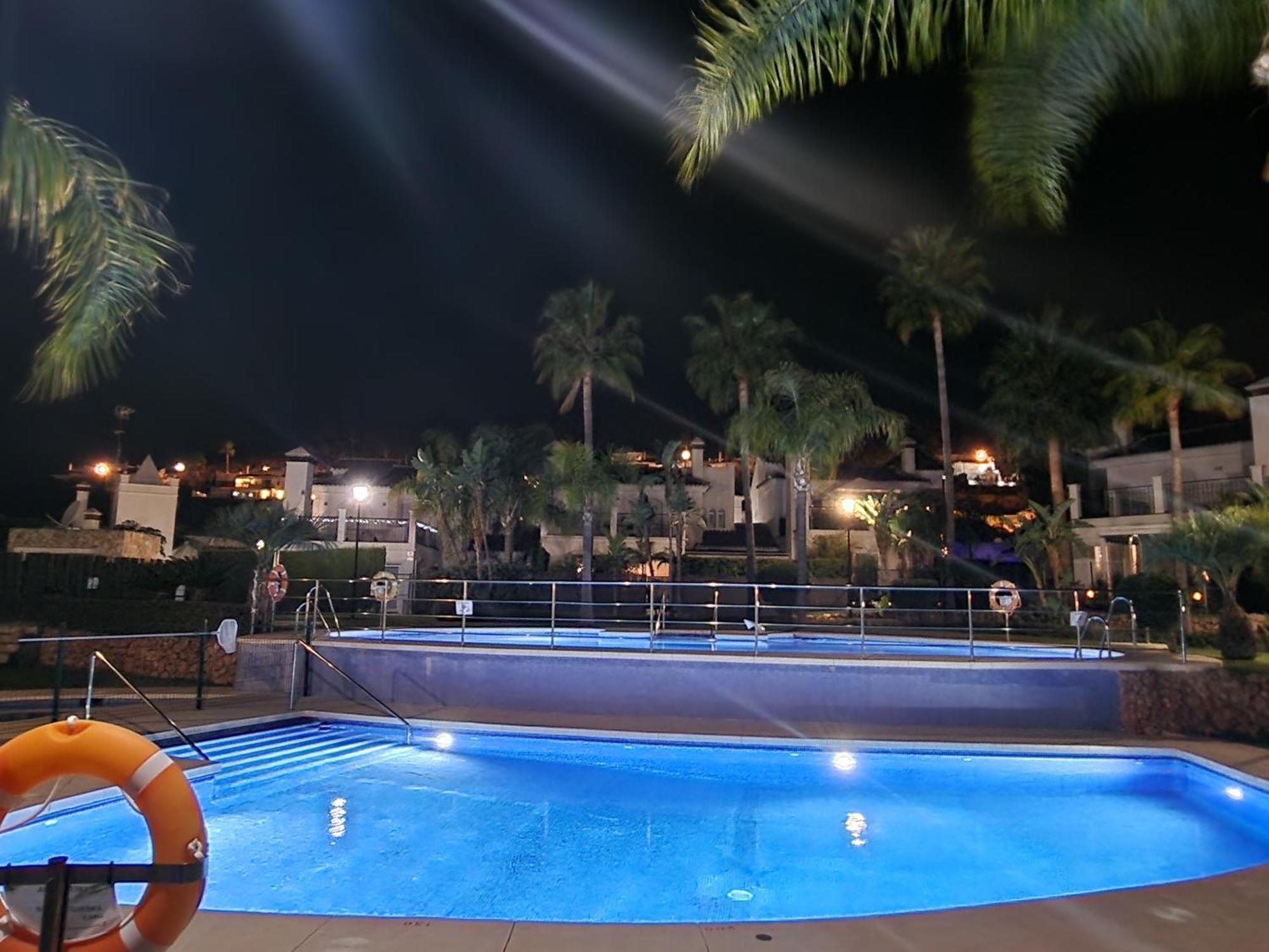 Leilighet Sun & Palms - Cozy Flat In Quiet Neighbourhood With A Great Pool Area