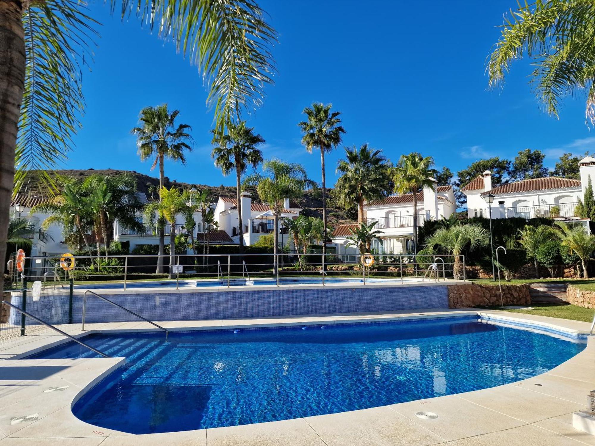 Sun & Palms - Cozy Flat In Quiet Neighbourhood With A Great Pool Area Leilighet *