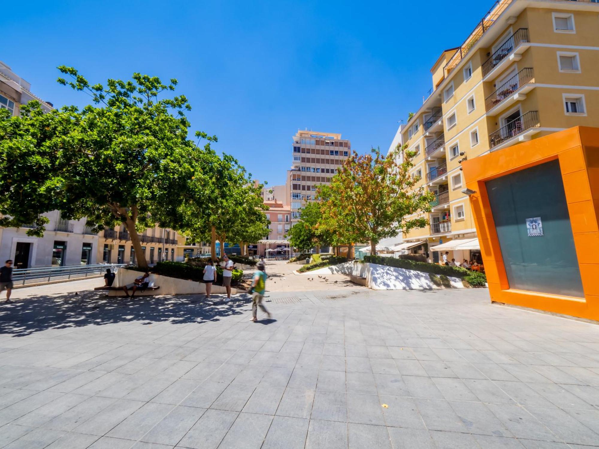 Cubo's 33 Carreteria 3b * Málaga