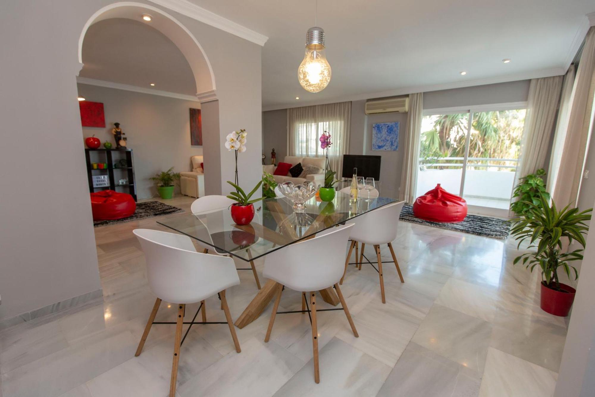 Apartamento Venecia, De Lujo En 1º Linea De Playa + Parking Málaga