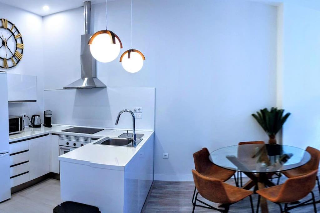 Historical Center Flat With Pool, Tennis & Parking Appartement