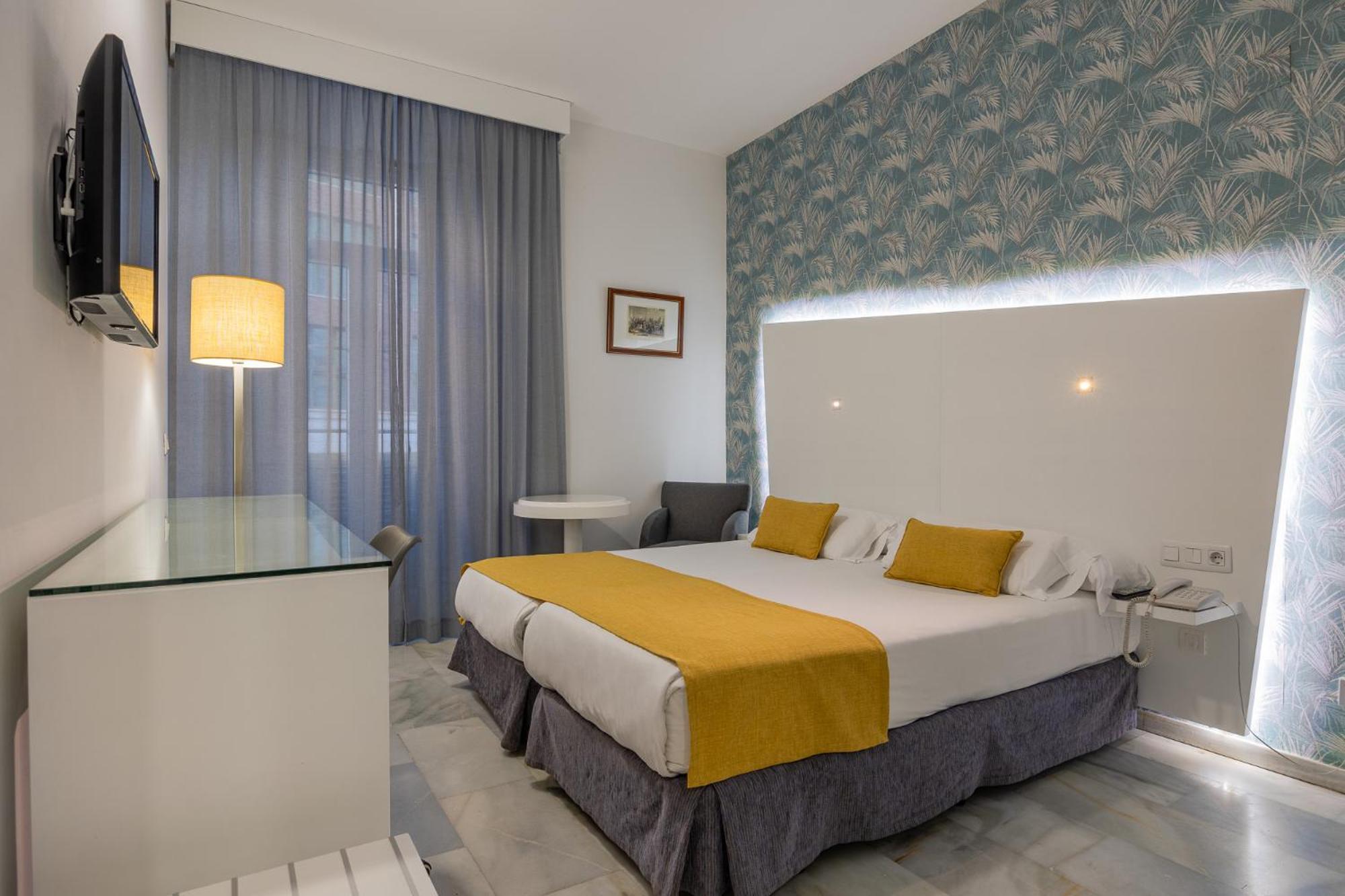 Atarazanas Boutique Hotell 3*
