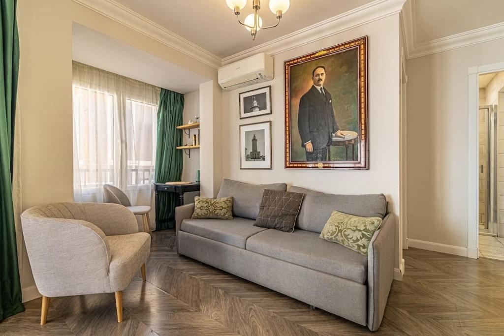 Historic Center Chic Gem With Balcony Apartment *