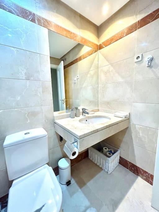 Cozy 2 Bedrooms Calanova Golf Apartment *