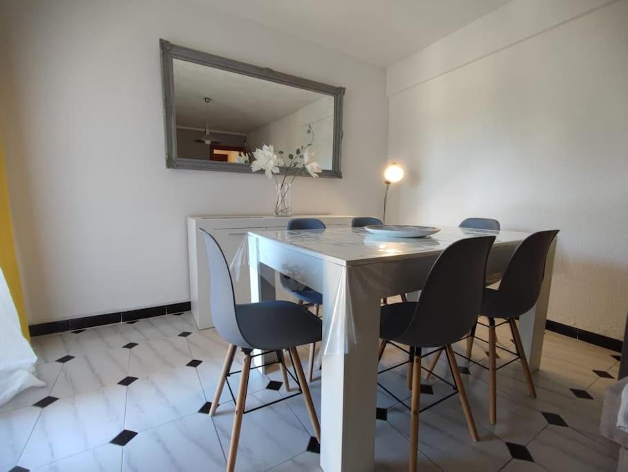 Cozy Flat Near El Palo - Bosque Lägenhet *