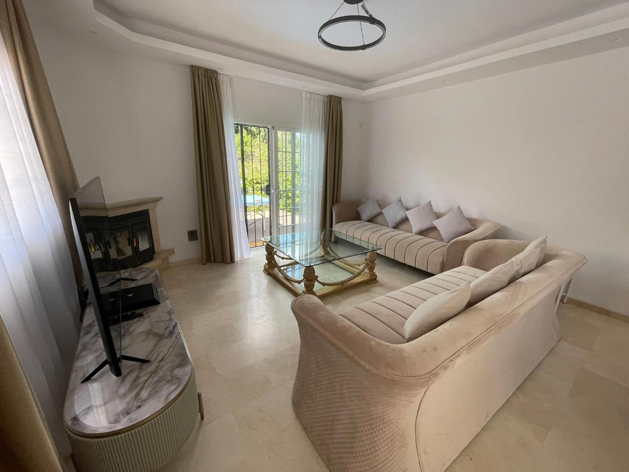 Villa Lets In The Sun - Costa Del Sol *