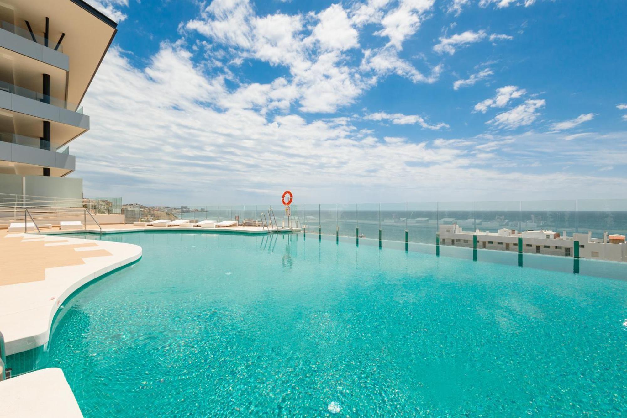 Appartement Modern Apartment, With Large Terrace And Panoramic Sea Views, In Fuengirola