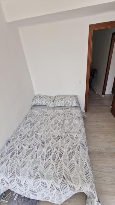 Amplio Piso Cerca De La Playa Del Palo Apartamento *