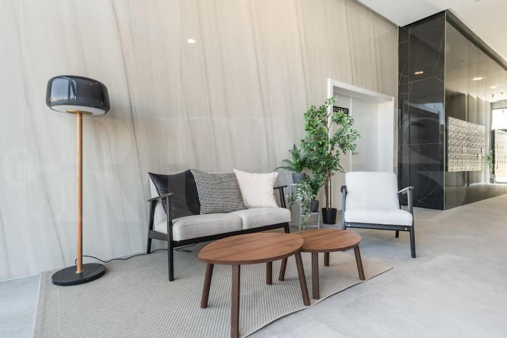Urban Sky With Parking & Gym By Rems Apartamento