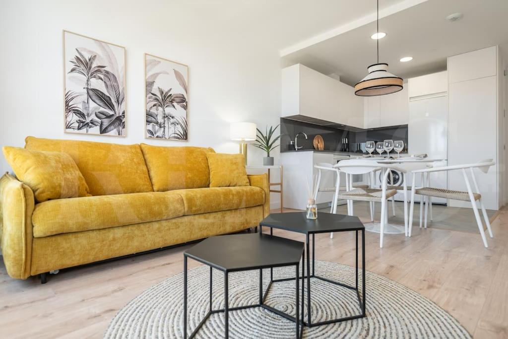 Urban Sky With Parking & Gym By Rems Apartamento