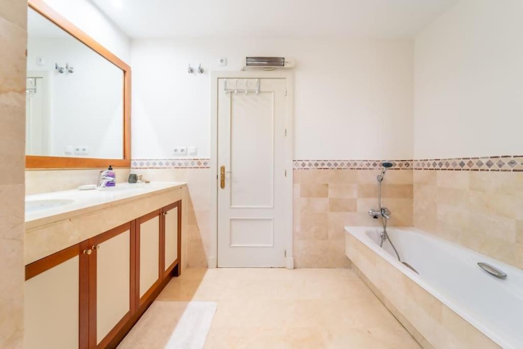 Lejlighed Elegant 3bedroom In La Quinta Marbella Málaga
