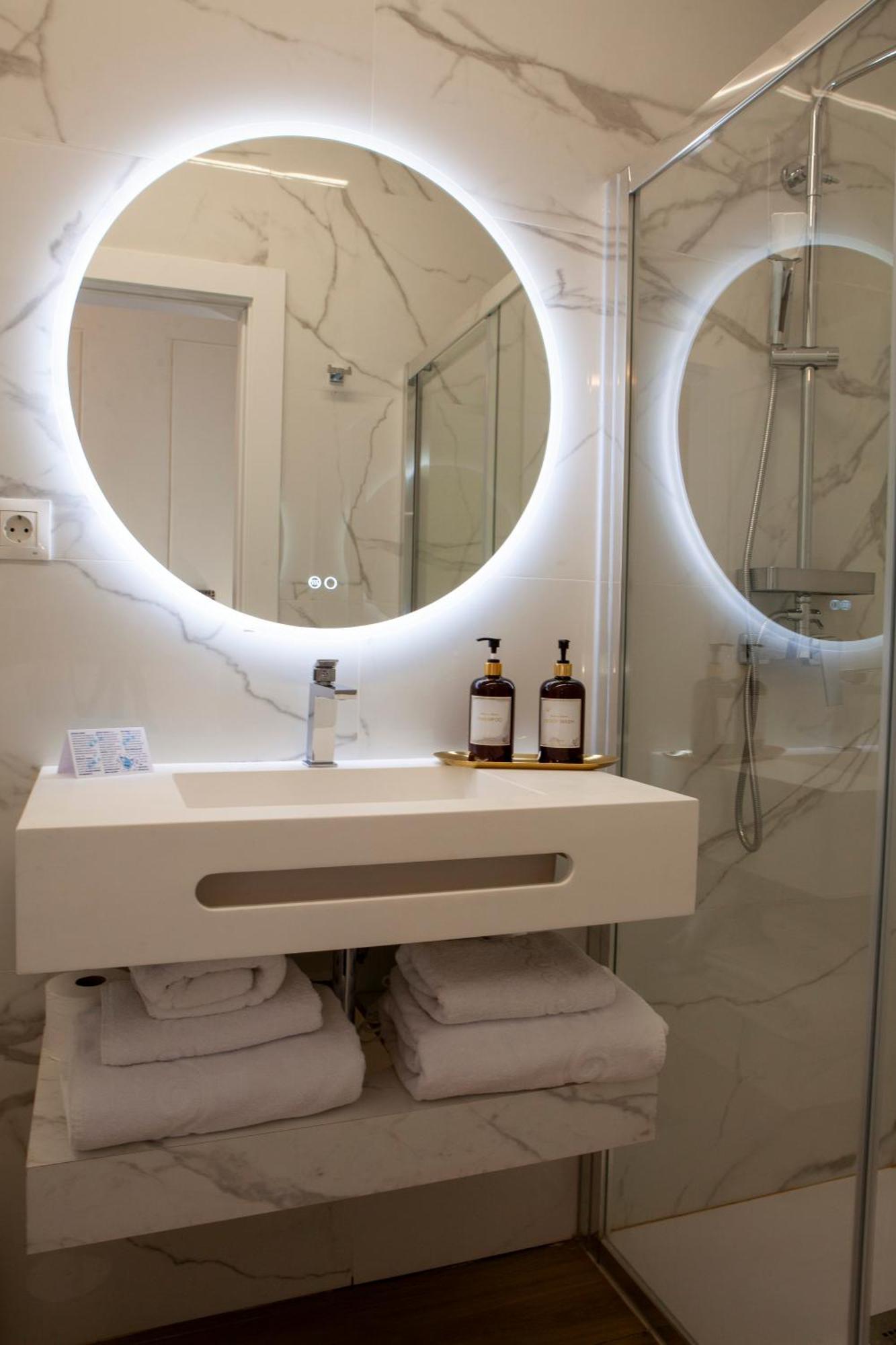 Pries Homes La Casa Azul Alojamento de Acomodação e Pequeno-almoço Málaga