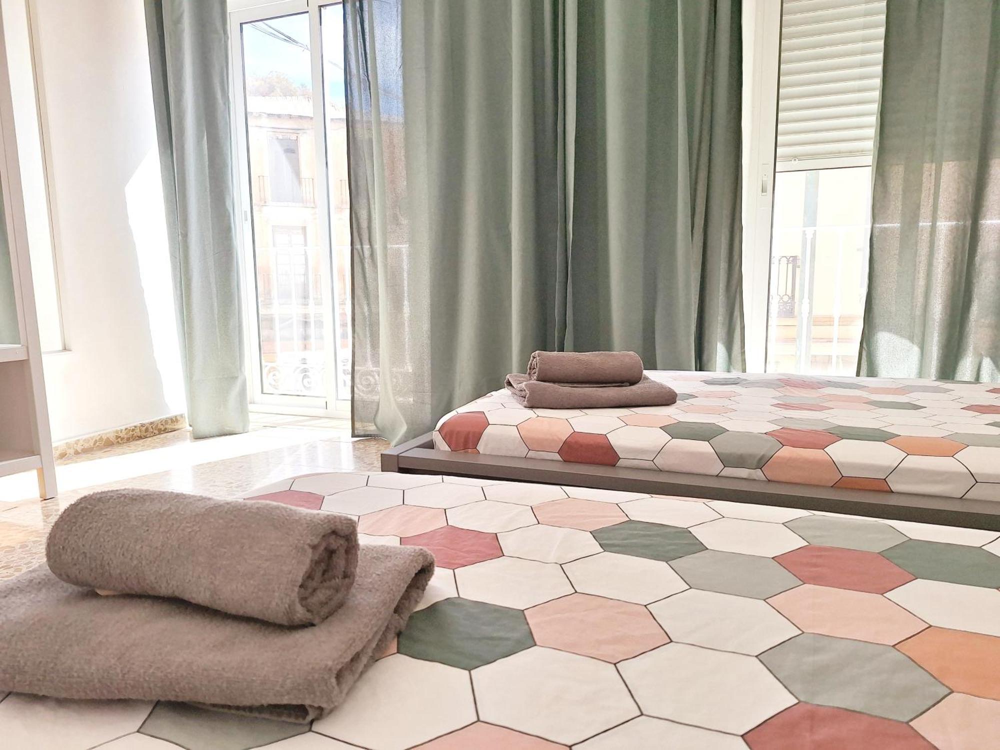 Sunny Centre Flats, 2 Options, With Balcony Or Terrace Appartement *