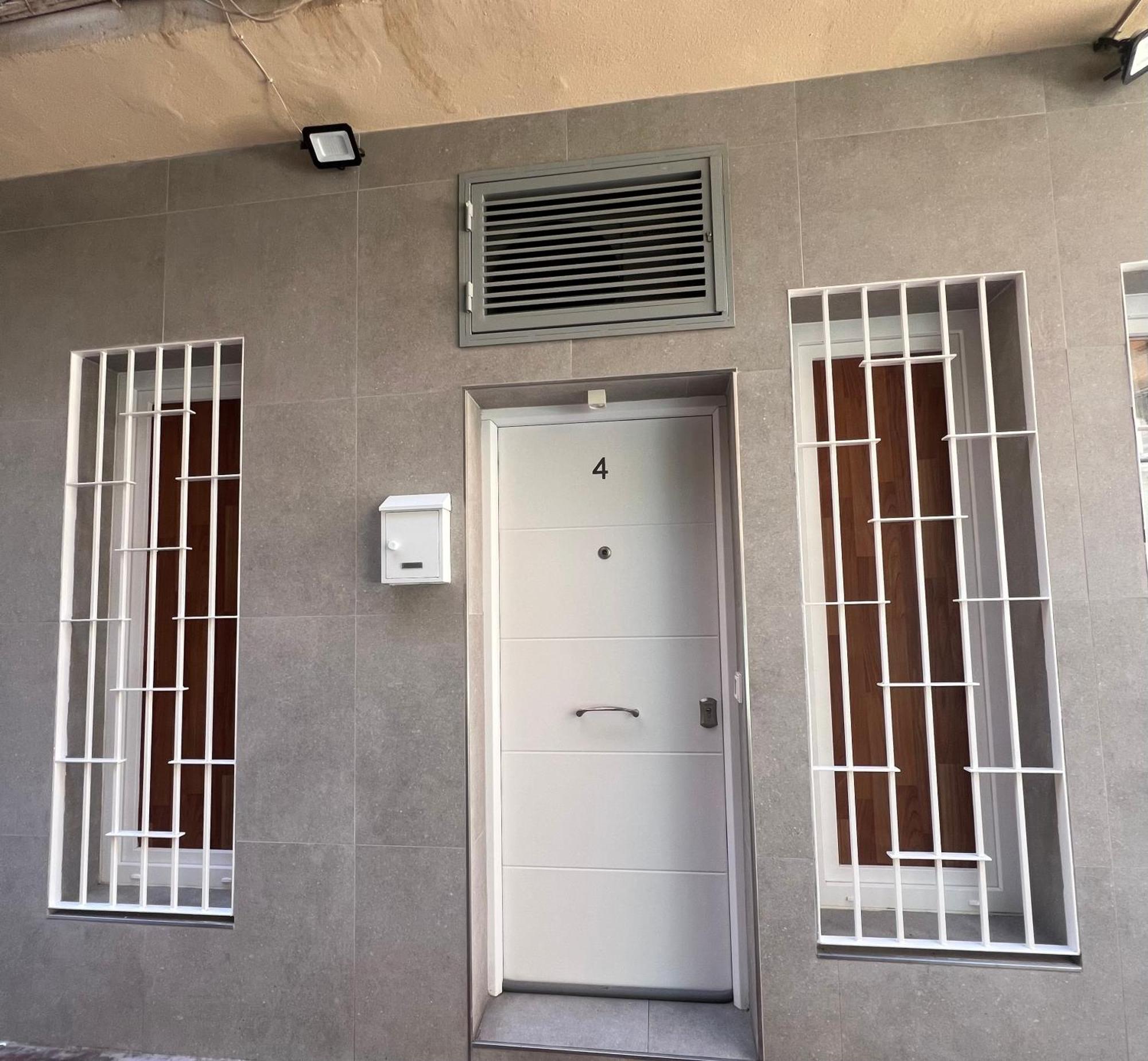 Appartamento Fantastico Piso A 5 Minutos De La Estacion De Bus Y Tren A Metros De La Playa *