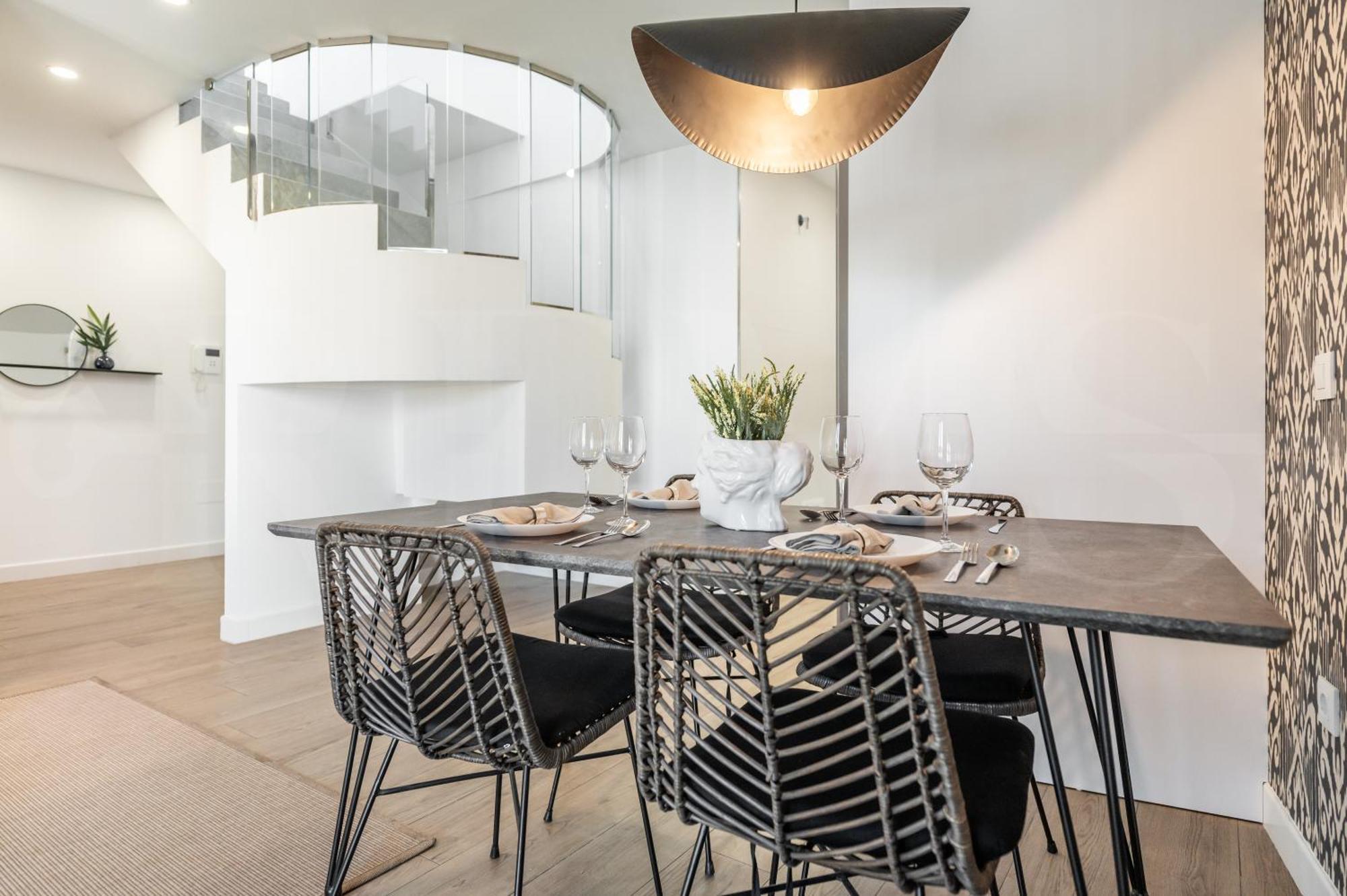 Modern With Private Terrace By Rems Apartamento *