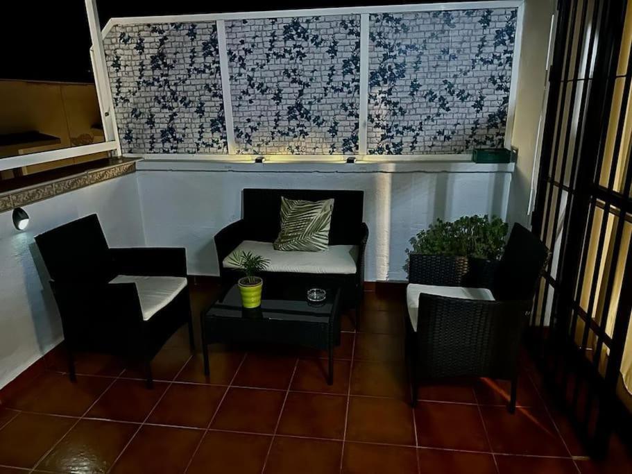 El Rincon De Apolo. Atico Con Aparcamiento Gratis. Lägenhet Málaga