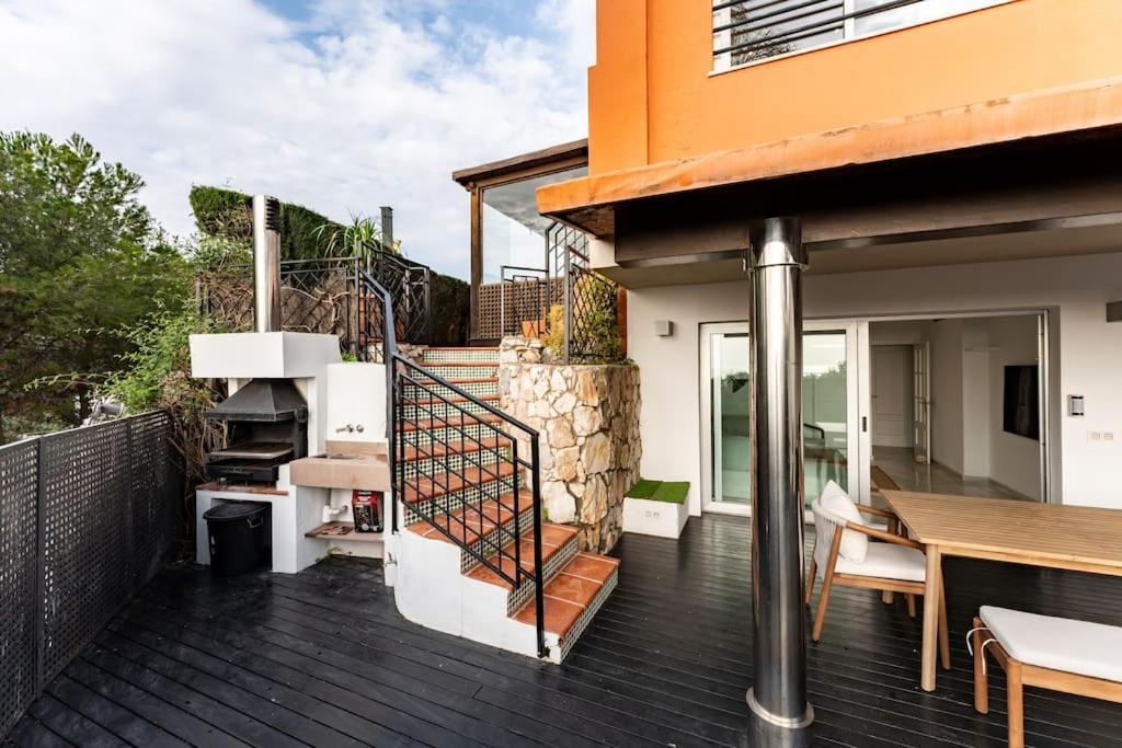 Сasa de vacaciones Exclusive With Sea View Near Center *