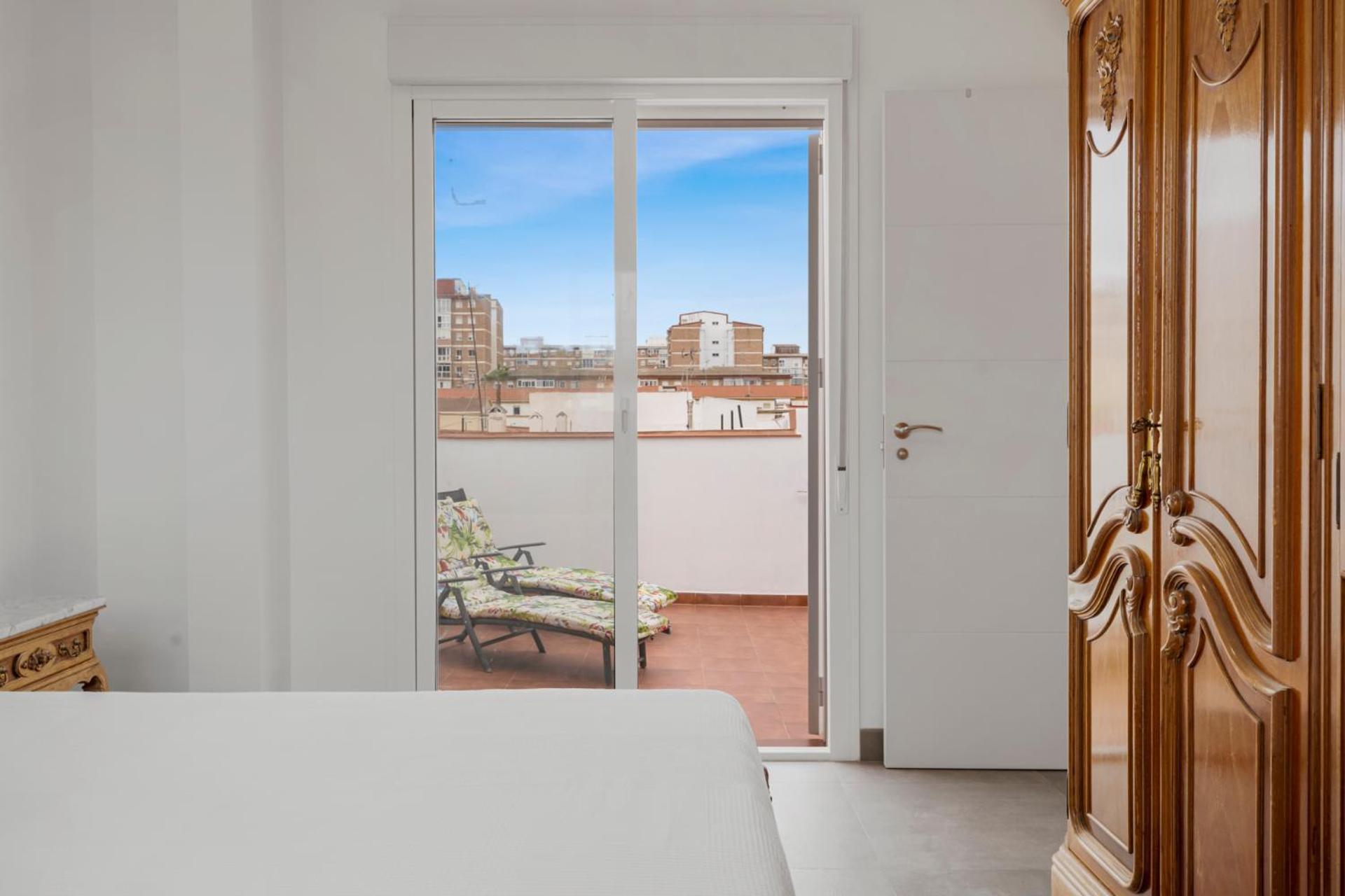 Сasa de vacaciones Charming 3 Bedroom House With 2 Terraces *