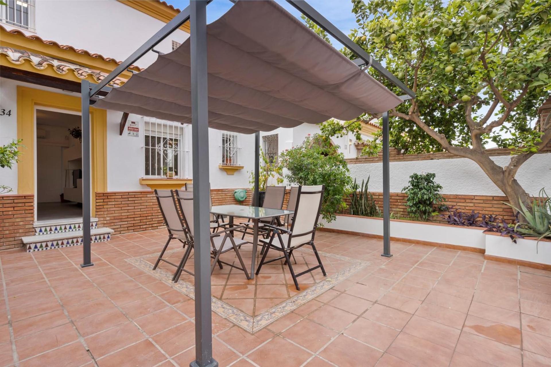Charming 3 Bedroom House With 2 Terraces